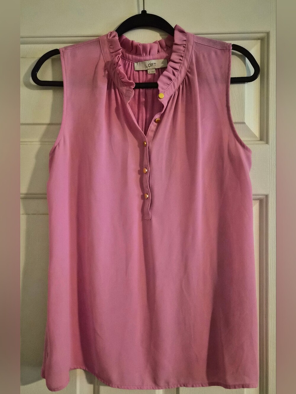 LOFT Pink Sleeveless Ruffle Neck Henley Blouse Gold Buttons Size Medium